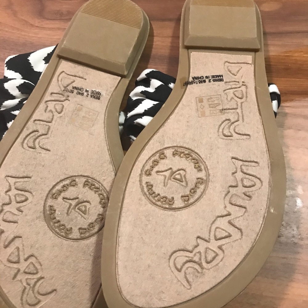 Sandals - Picture 3 of 3
